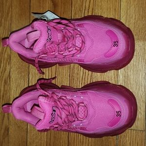 Brand new Balenciaga pink size 5 triple s sneakers